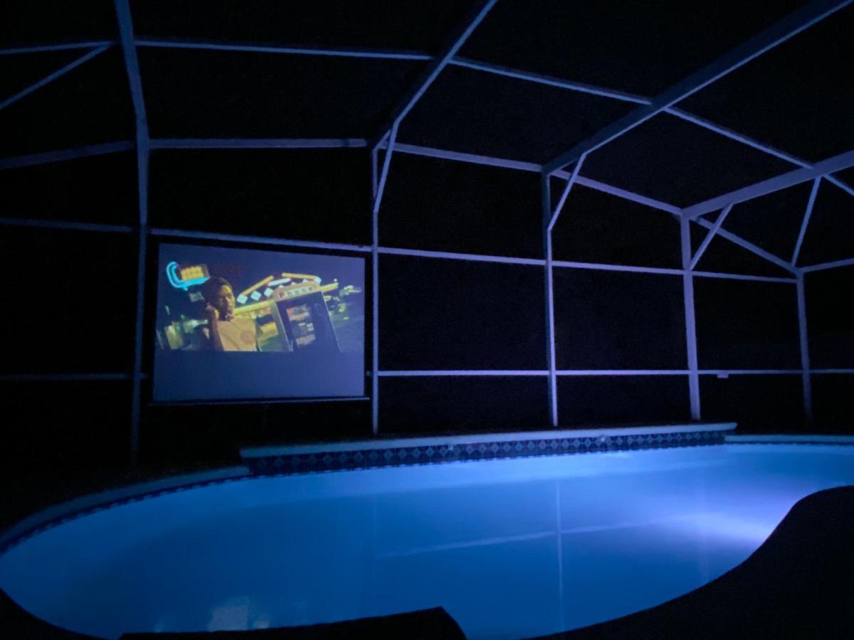 3 Bedroom Villa With Poolside Cinema And Games Room Close To Theme Parks Sleeps 6 Plus 2 Orlando Dış mekan fotoğraf